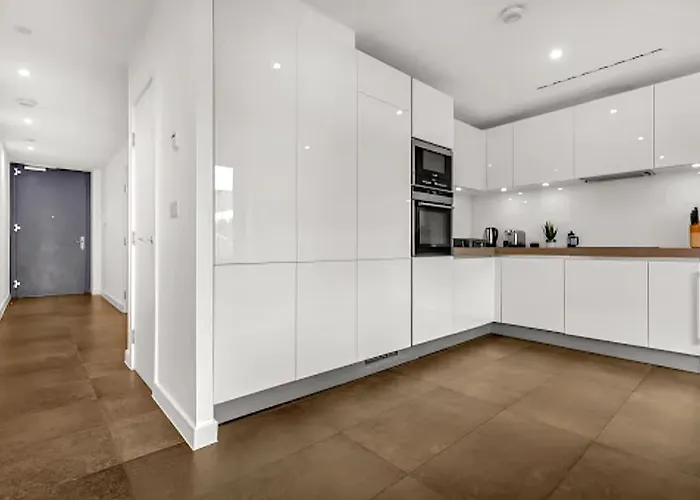 Londwell, Kings Cross & Pentonville Luxury Balcony Apartment