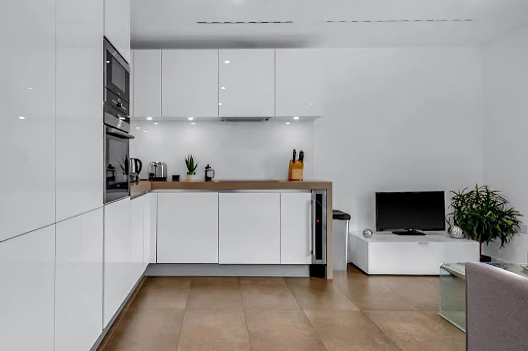 Londwell, Kings Cross & Pentonville Luxury Balcony Apartment